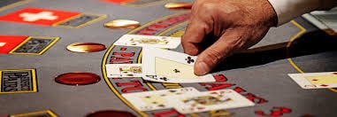 Tampilan permainan Wolf Gold dengan gulungan dan simbol liar di platform bandar bo